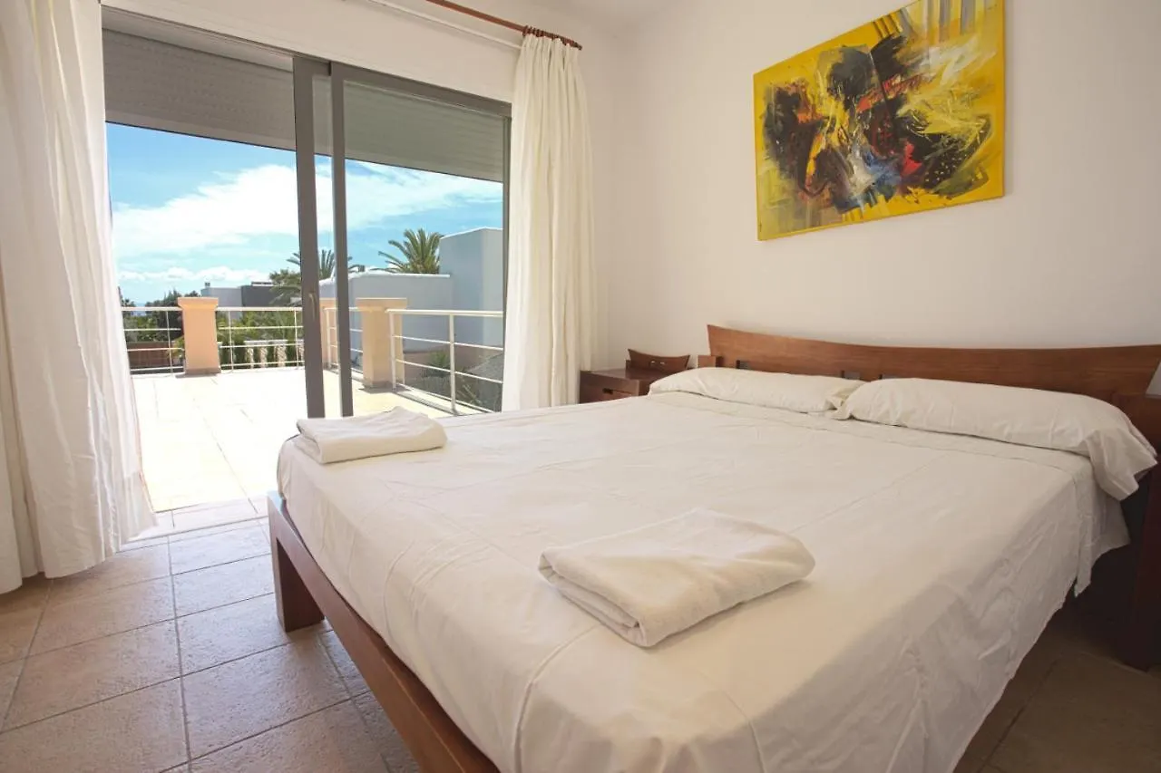 Villa Tom Is Near To Playa Den Bossa Sant Jordi de ses Salines